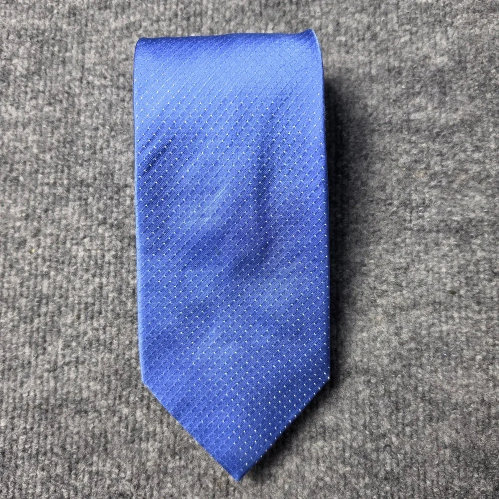Donald J Trump Signature Collection Blue Dotted 100% Silk Mens Necktie Hand Made